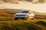 Volkswagen Passat GTE Estate 2019 года (UK)